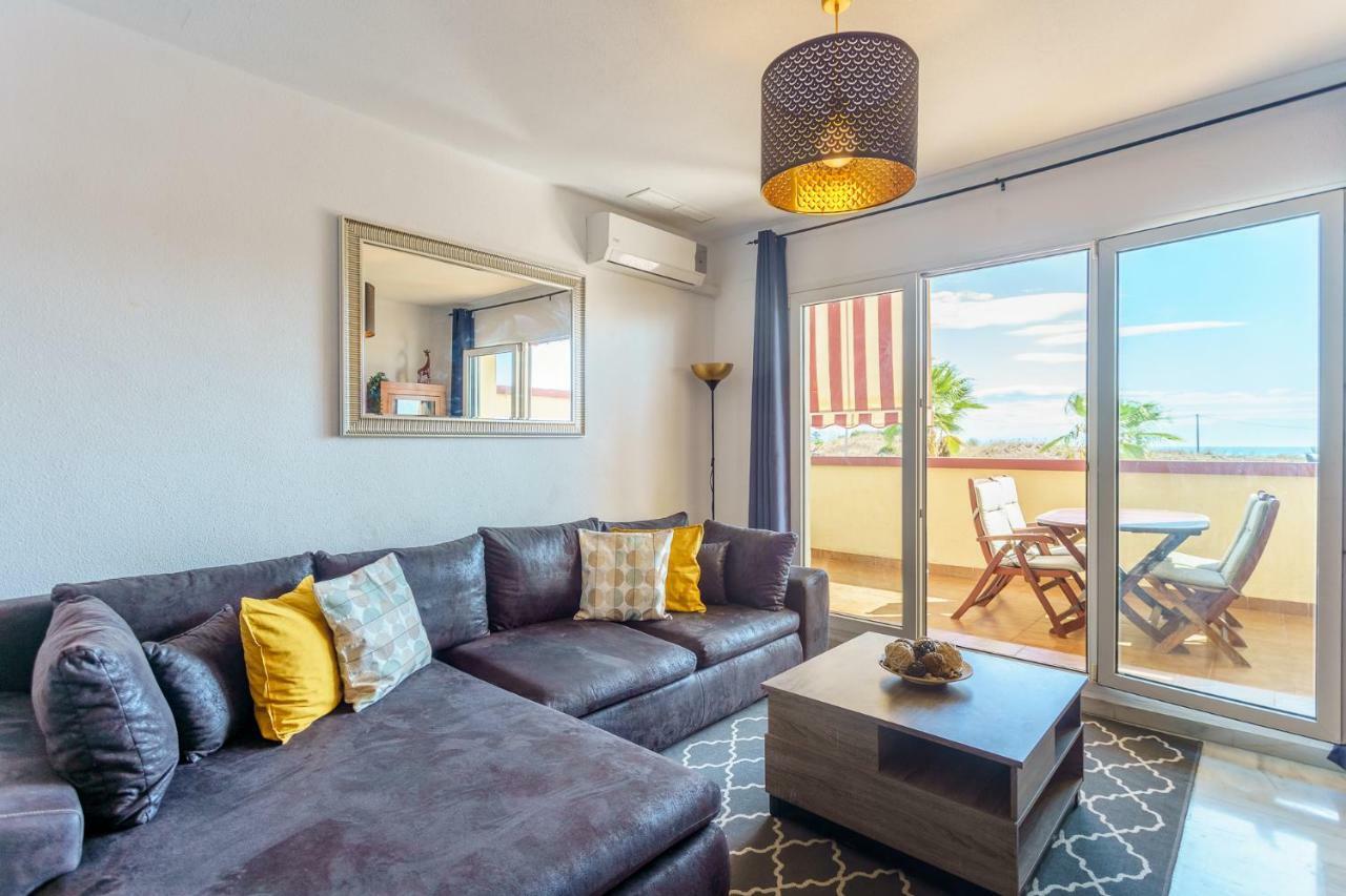 Spacious Beachfront Flat With Sea Views And Private Indoor Parking Benalmádena Exterior photo