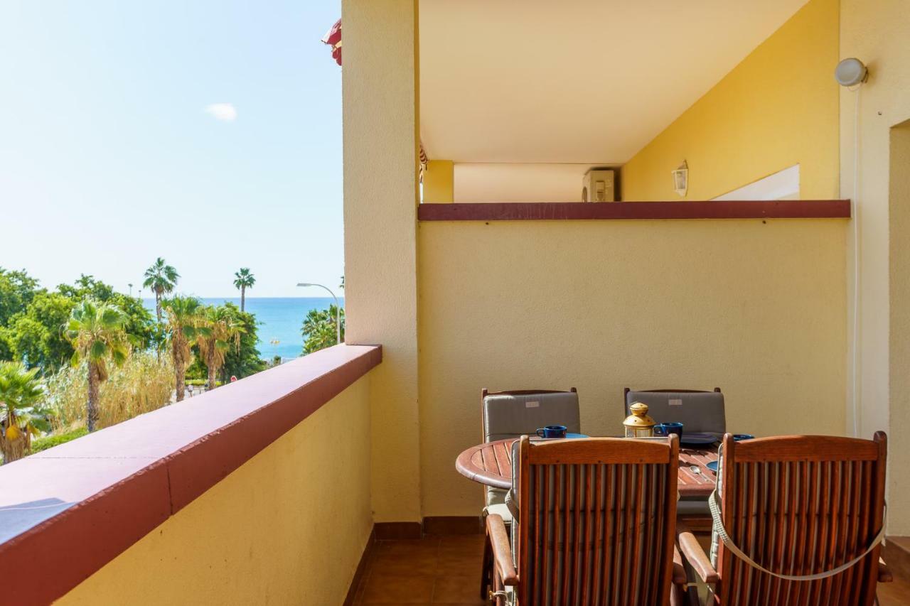 Spacious Beachfront Flat With Sea Views And Private Indoor Parking Benalmádena Exterior photo