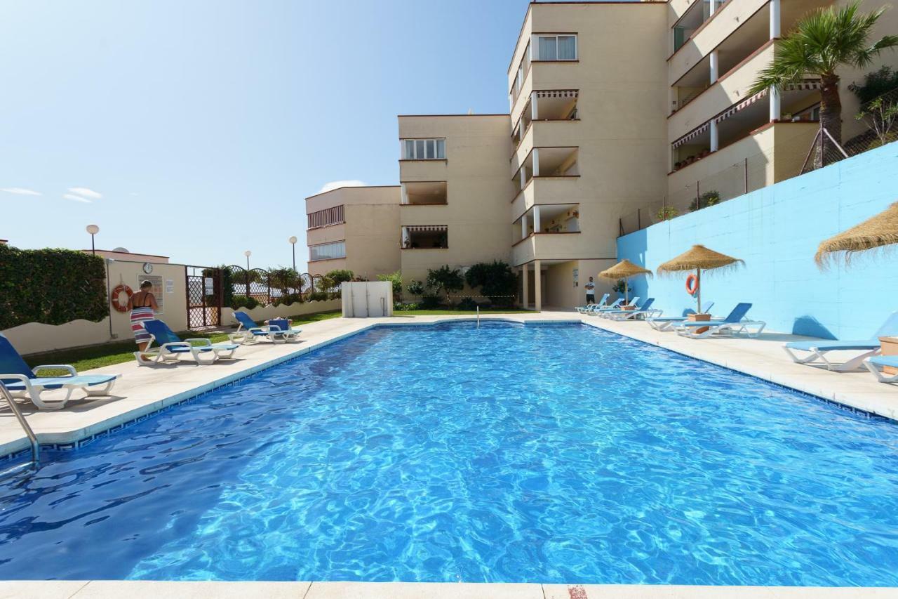 Spacious Beachfront Flat With Sea Views And Private Indoor Parking Benalmádena Exterior photo